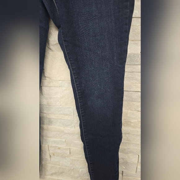 Classic Blue Women's Jeans - Picture 5 of 9